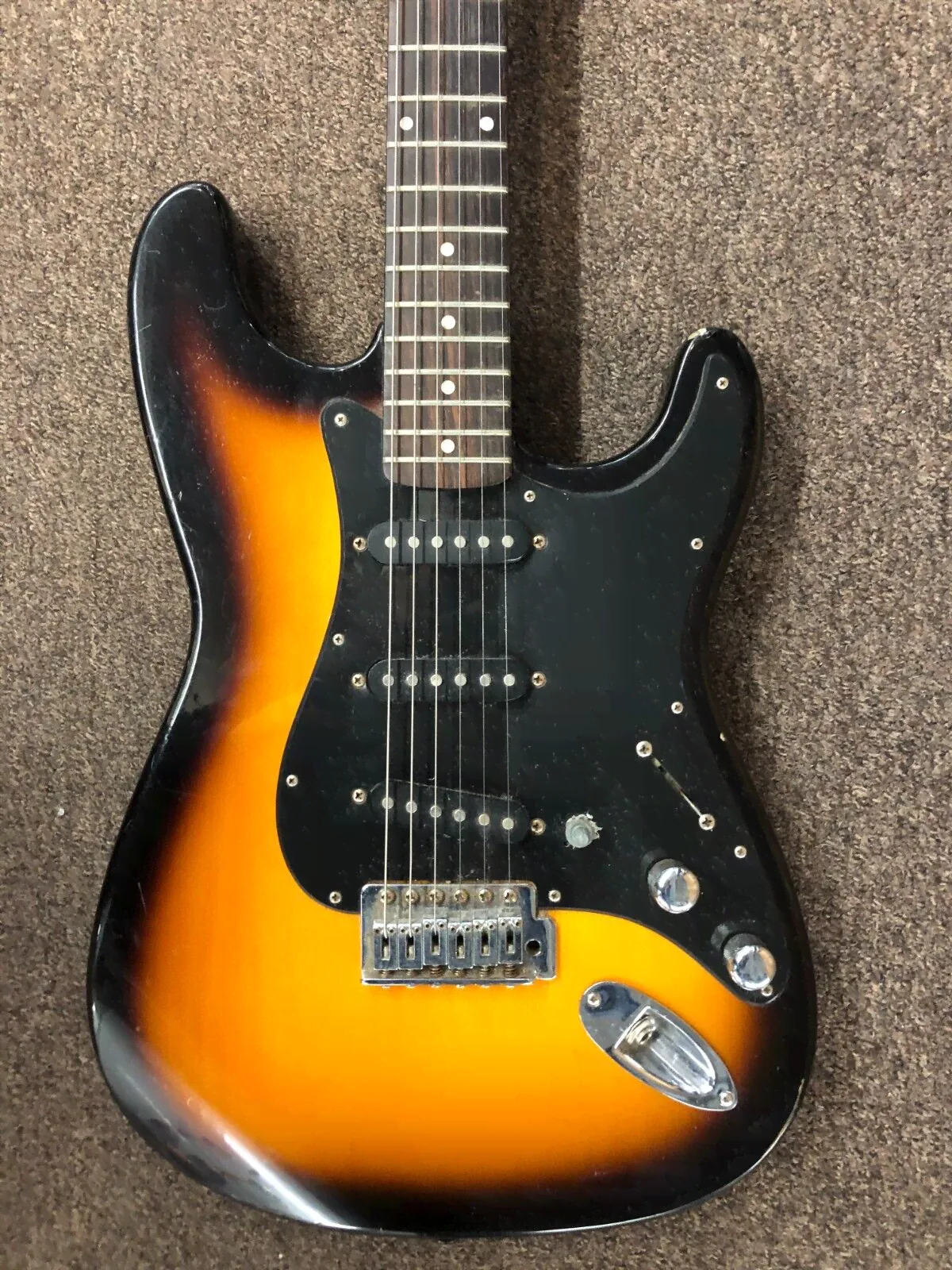 Focus 111S by Kramer Electric Guitar LK Sunburst